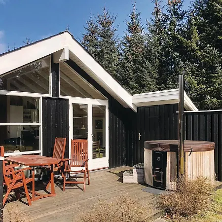 Three-bedroom Holiday In *